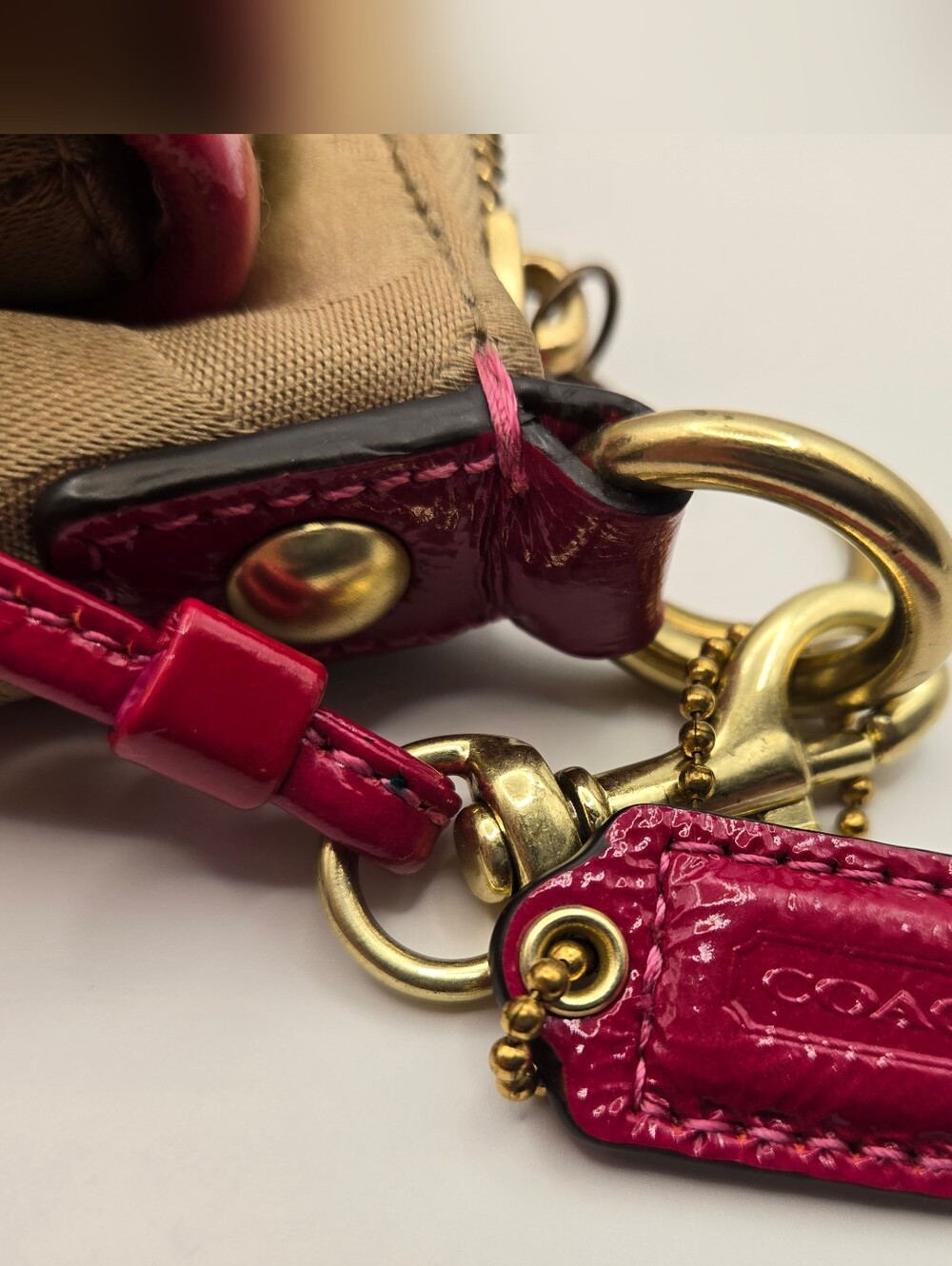 Coach Poppy Signature Groovy Crossbody Pink Trim Gold Logo Buttons Hardware READ - Picture 2 of 12